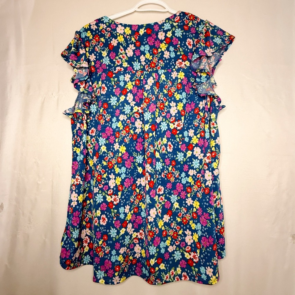 Dear Scarlett Lizzie Tunic Top XL Blue Floral Flutter Sleeve Stretch Blouse NWOT